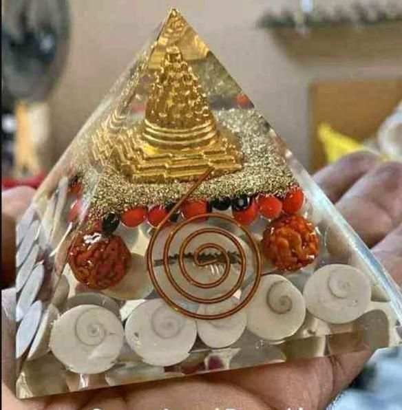 Crystal Wealth Gomati Chakra Shree Yantra Pyramid - Arshia Creations