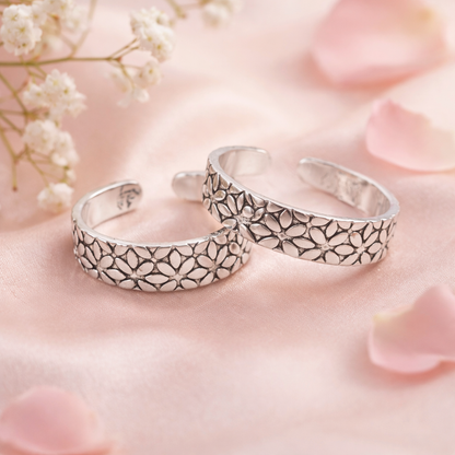 Oxidized Sterling Silver Floral Toe Rings for Women – Adjustable Vintage Flower Pattern Boho Foot Jewelry - Arshia Creations