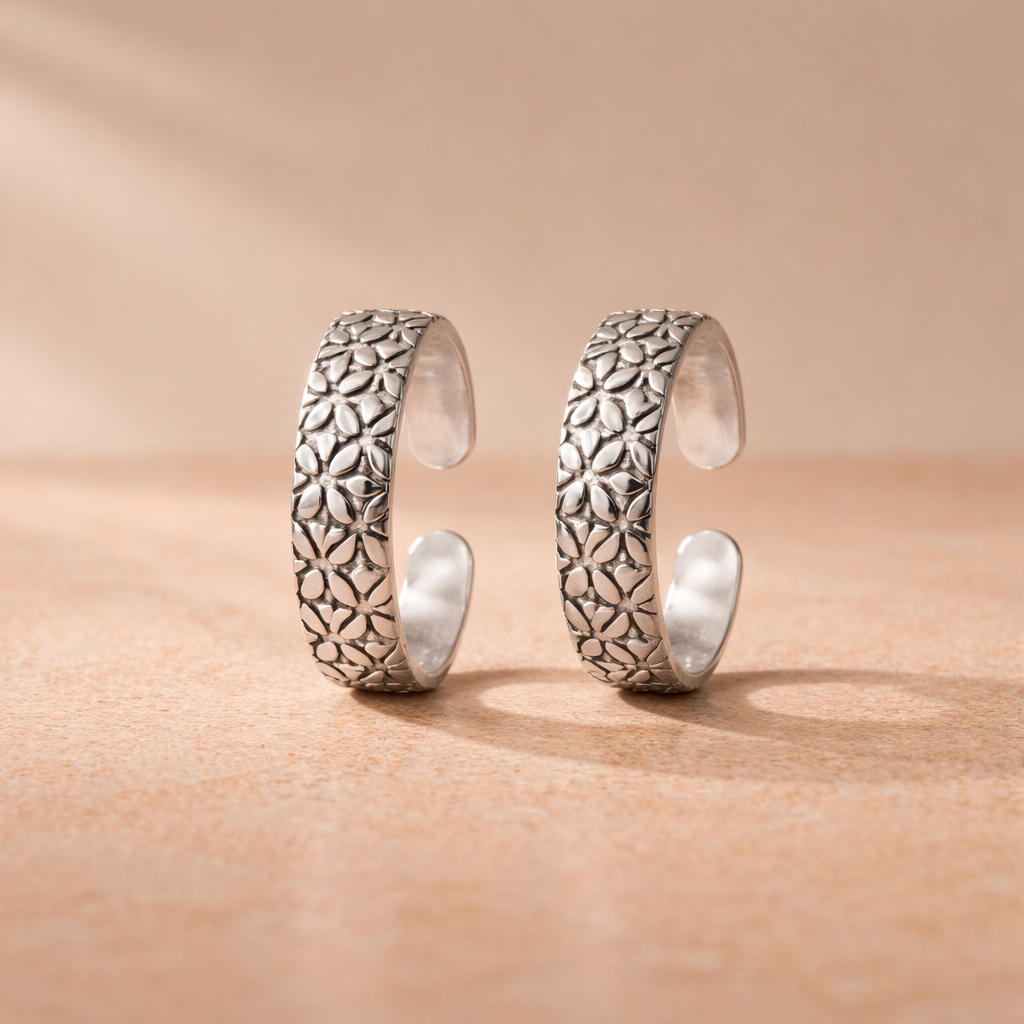 Oxidized Sterling Silver Floral Toe Rings for Women – Adjustable Vintage Flower Pattern Boho Foot Jewelry - Arshia Creations